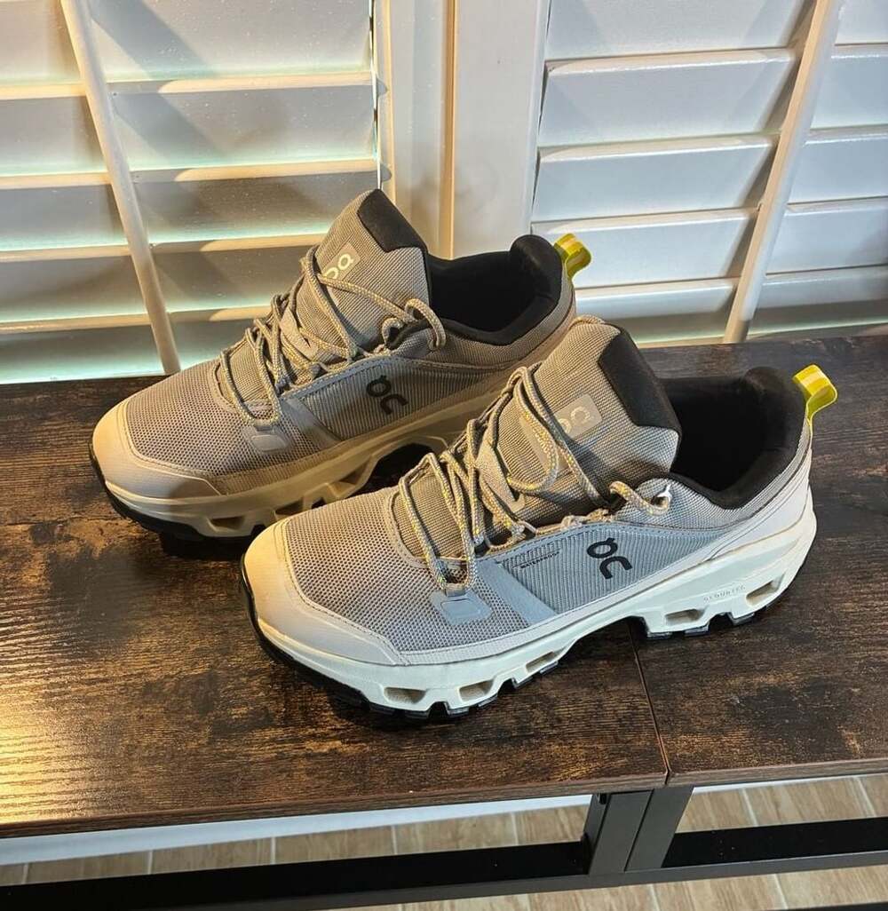 On Cloudrock Low Waterproof Size USW9 Alloy Ice. Minor flaw. See pics.